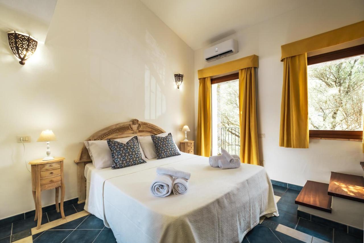La Suera San Pantaleo Hotel Екстериор снимка