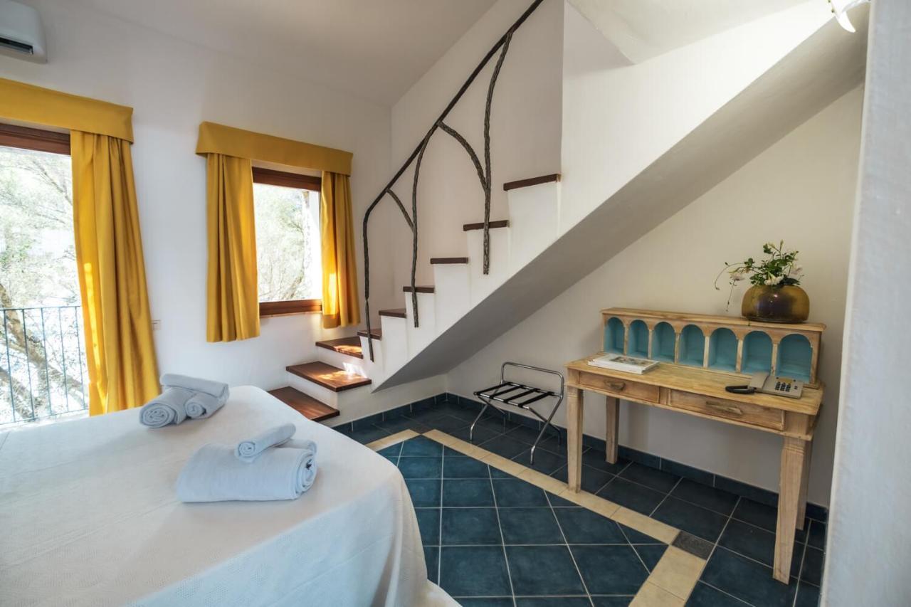 La Suera San Pantaleo Hotel Стая снимка