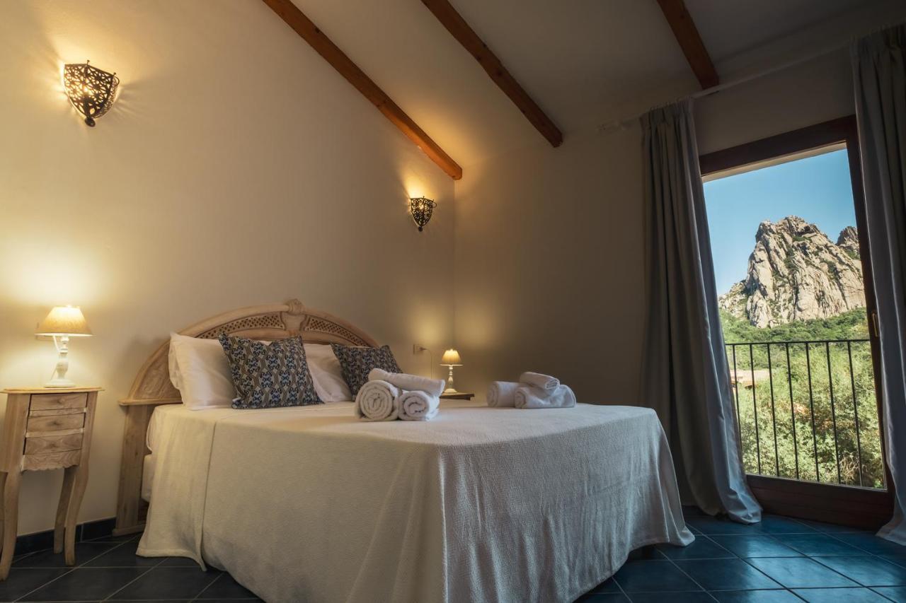 La Suera San Pantaleo Hotel Екстериор снимка