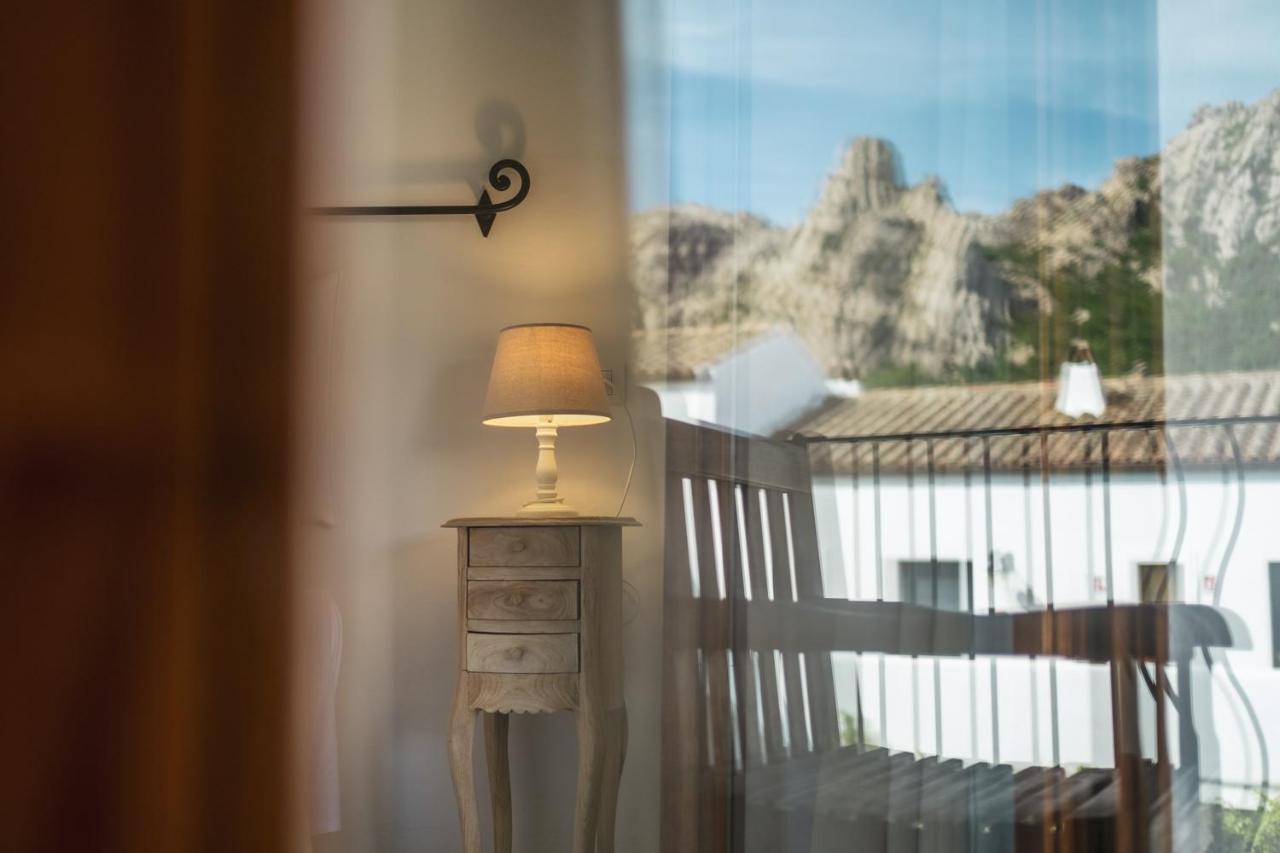 La Suera San Pantaleo Hotel Екстериор снимка