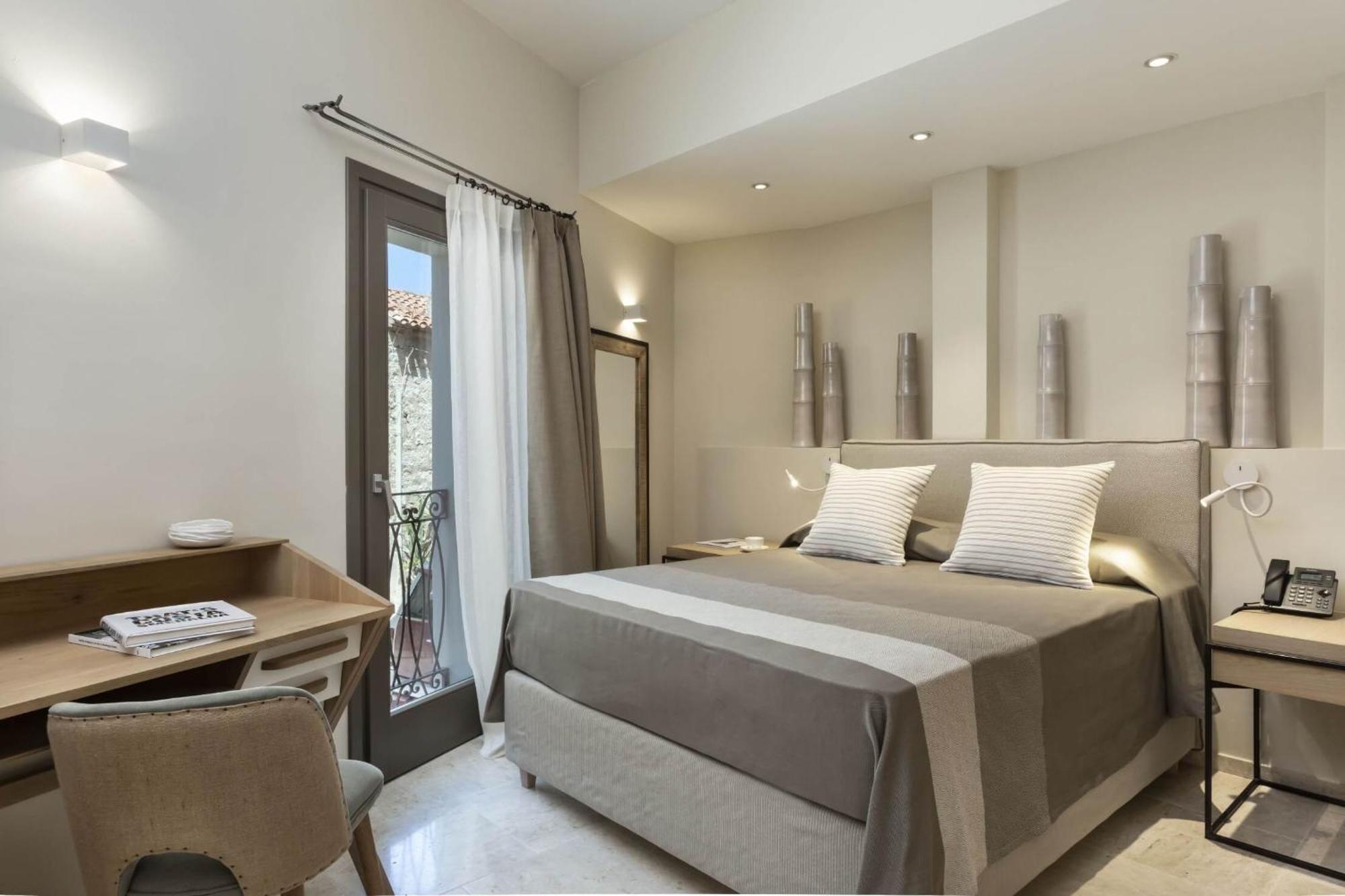 La Suera San Pantaleo Hotel Екстериор снимка