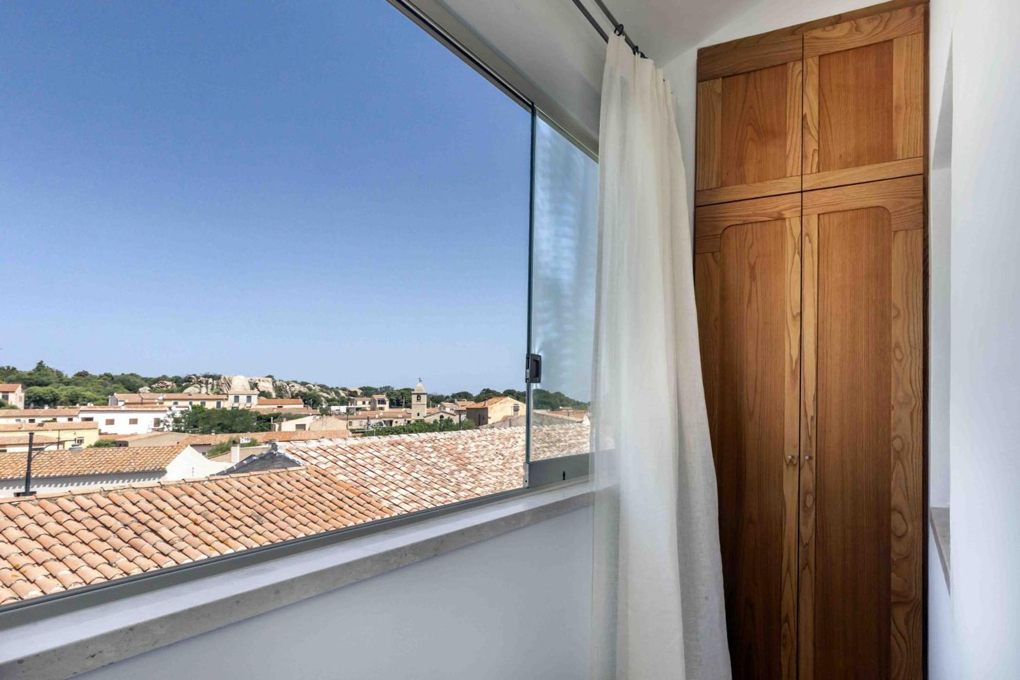 La Suera San Pantaleo Hotel Екстериор снимка