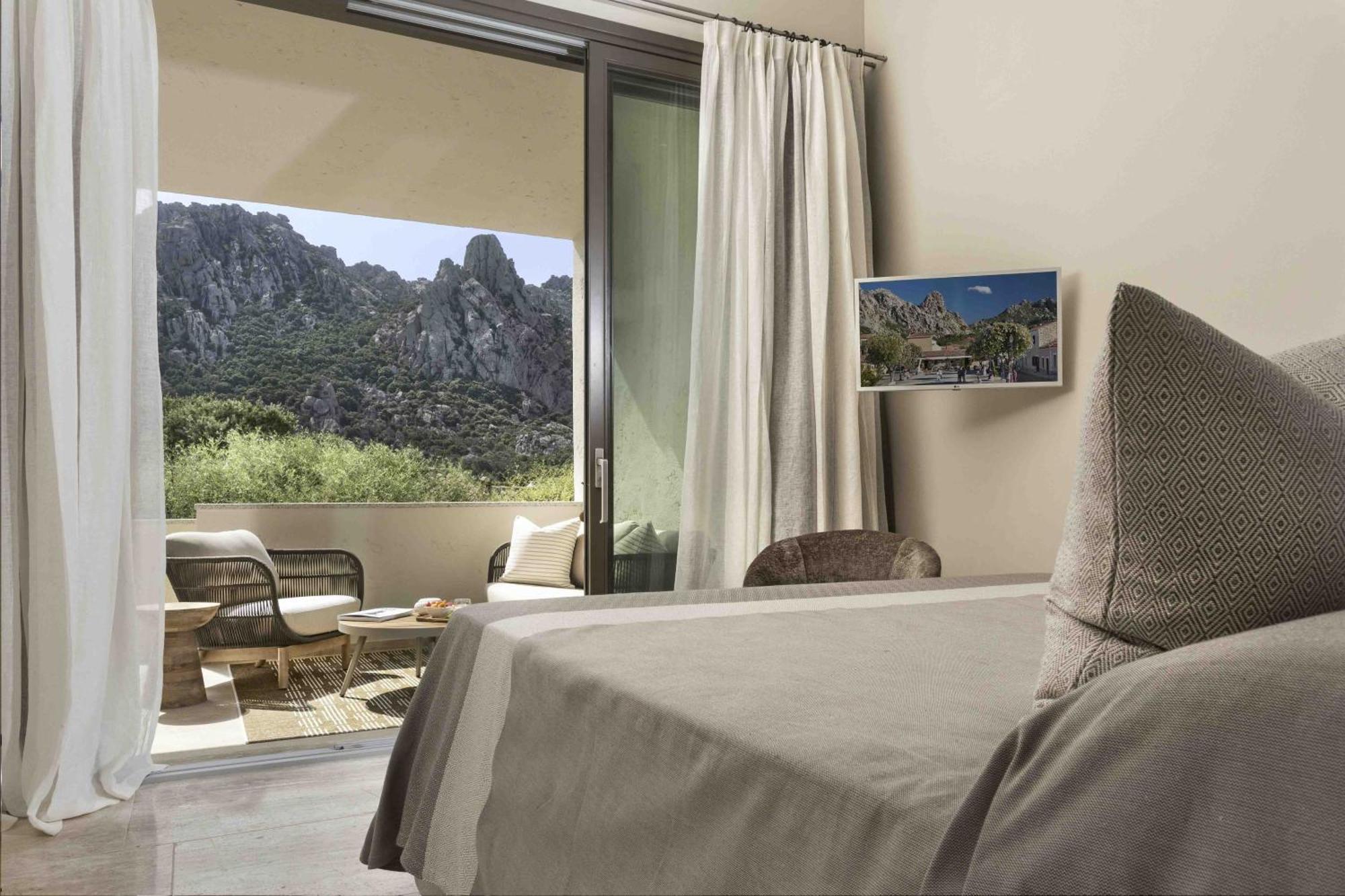 La Suera San Pantaleo Hotel Екстериор снимка
